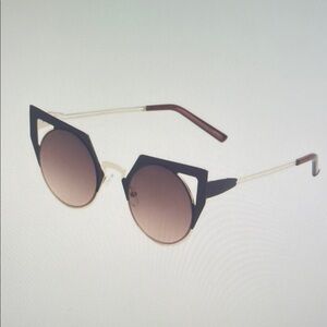 Chic Brown Cat-Eye Sunglasses